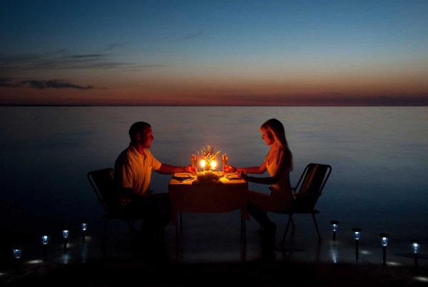 Ужин при свечах на море