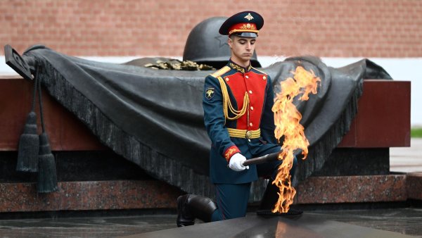 Александровский сад могила неизвестного солдата