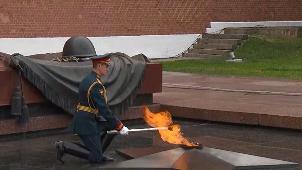 Могила неизвестного солдата в Александровском саду