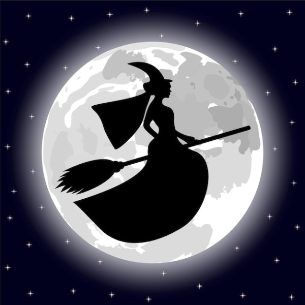 Силуэт ведьмы на Луне