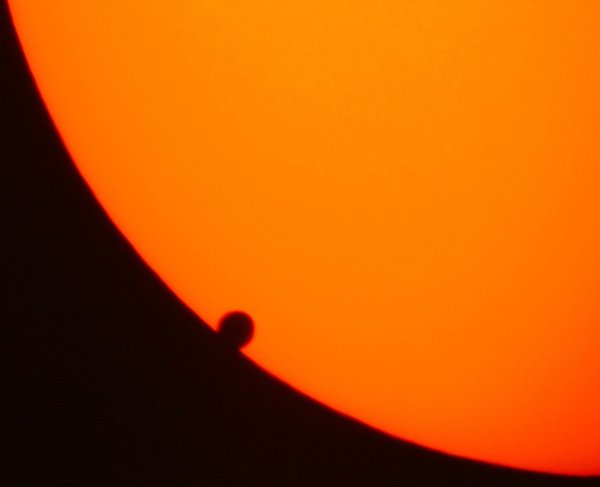 Проход Венеры по диску солнца
