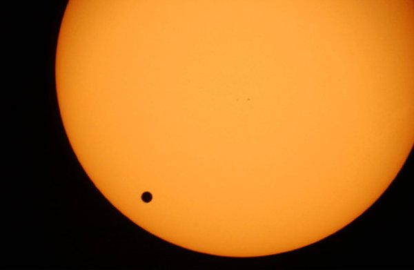 Венера на диске солнца