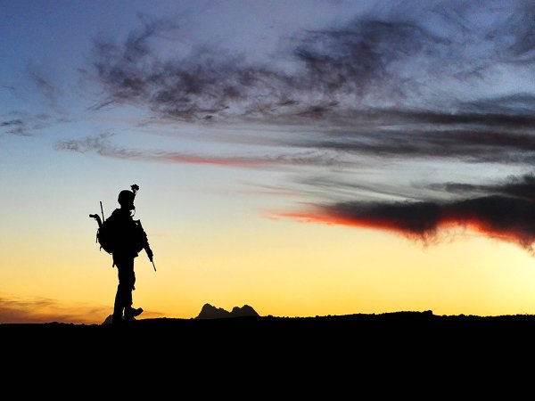 Солдат на закате