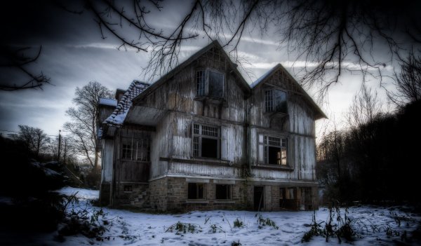 Старый мрачный дом