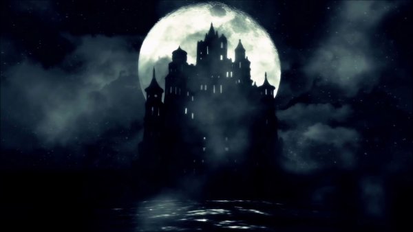 Мрачный замок в полнолуние