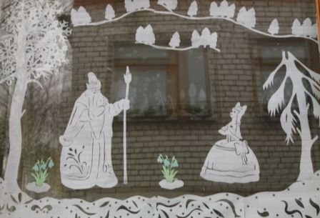 Украшение окон по сказкам