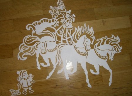 Новогодние украшения на окна сани
