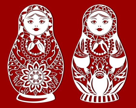 Роспись Матрёшки на чёрном фоне