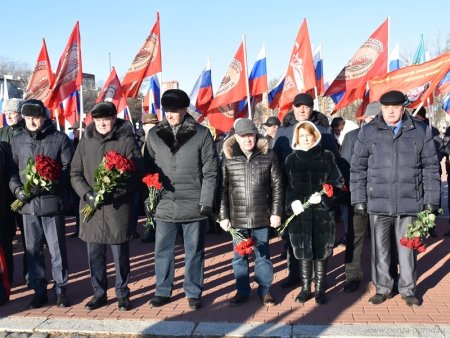 Памятник воину освободителю вектор