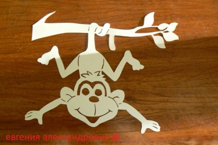 Обезьянка на окно из бумаги