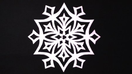 Новогодние вытынанки снежинки