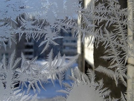 Зимние кружева на окнах