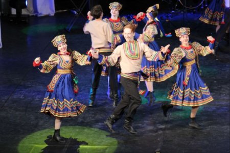 Солисты ансамбля Годенко