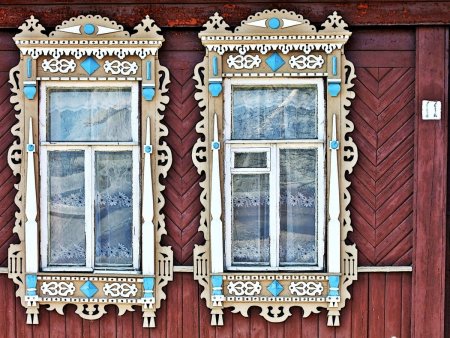 Студия Кузьмич деревянная домовая резьба