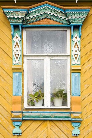 Узоры на ставнях окон