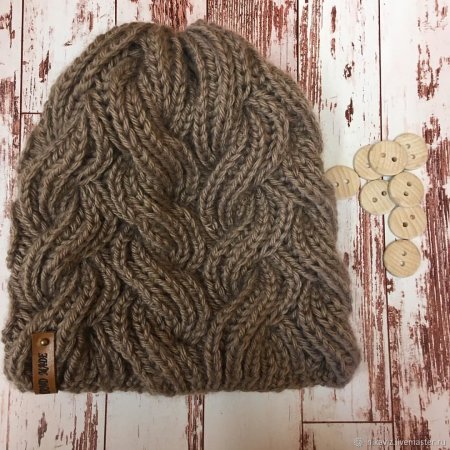 Шапка с косами спицами