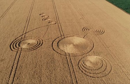 Stonehenge и круги на полях