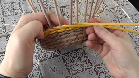 Веревочка из газетных трубочек