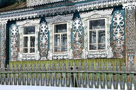 Дома с резными наличниками