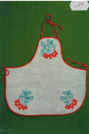 Передник с вышивкой