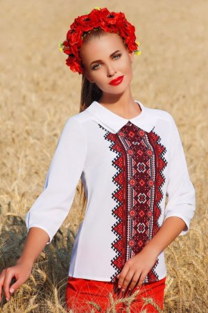 Вышиванка женская