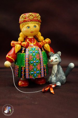 Старые деревянные куклы