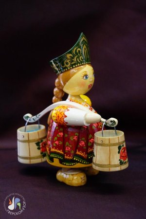 Расписная кукла с коромыслом