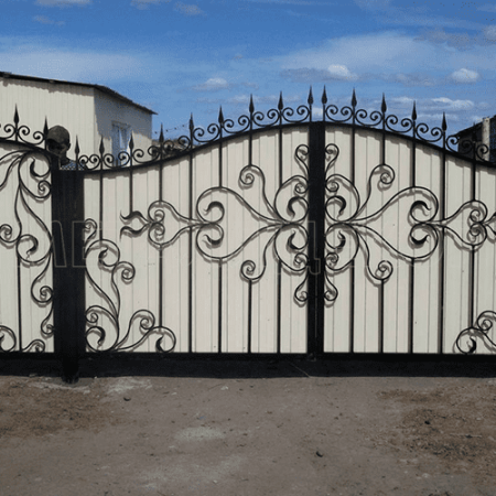 Иранская ковка Павлин