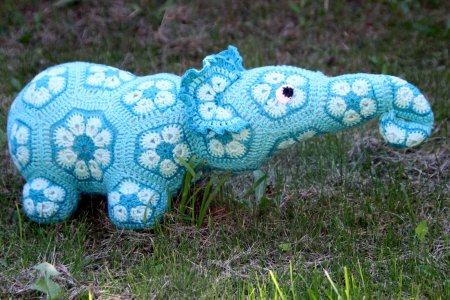 Вязаные игрушки африканским цветком