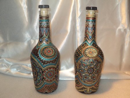 Декор бутылок точечной росписью