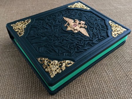 Красивый книжный переплет