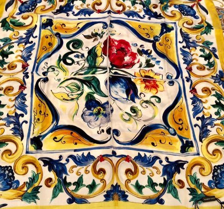 Dolce Gabbana платок шелковый майолика