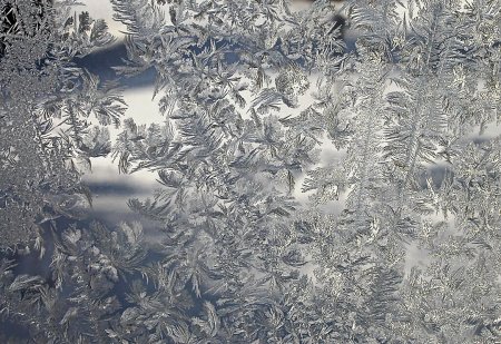 Морозные узоры на металле