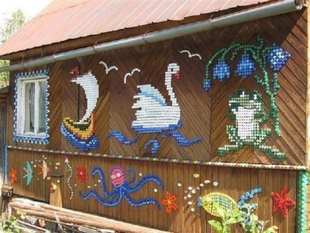 Орнамент из пластиковых пробок
