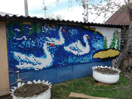 Мозаика из пластмассовых пробок