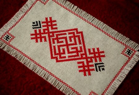 Обережная вышивка славян Сварог