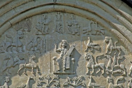 Каменная резьба Дмитриевского собора