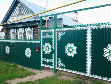 Узоры на воротах