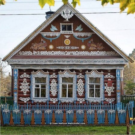 Русская изба причелина