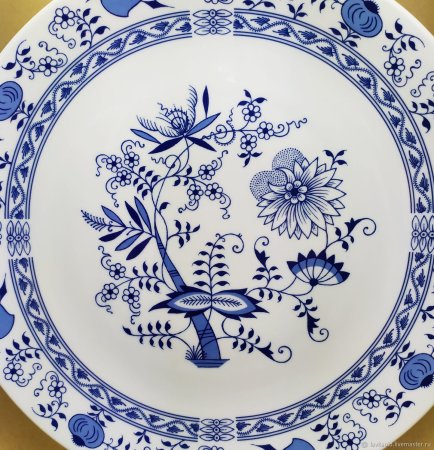 Тарелка с орнаментом