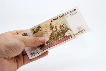 Российские деньги 100 рублей