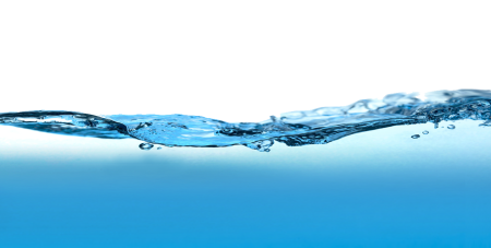Вода на белом фоне