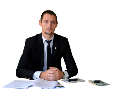 Адвокат на белом фоне