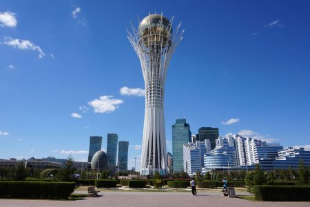 Монумент Астана-БАЙТЕРЕ