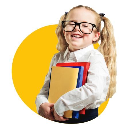 Школьник на белом фоне