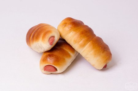 Пирожки с сосиской