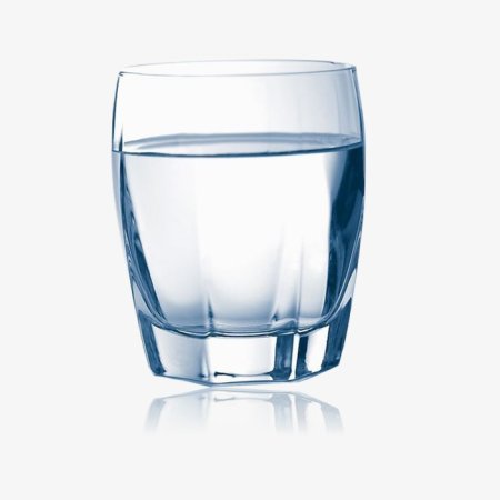 Минеральная вода в стакане