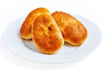 Пирожки на тарелке