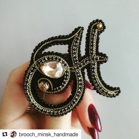 Брошь из бисера