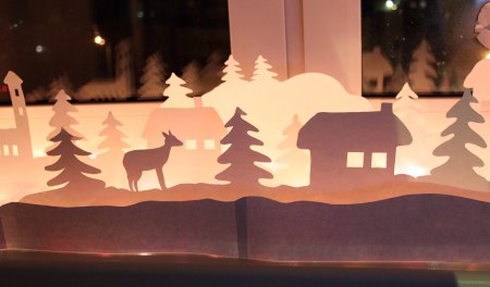 Новогоднее украшение на подоконник с подсветкой